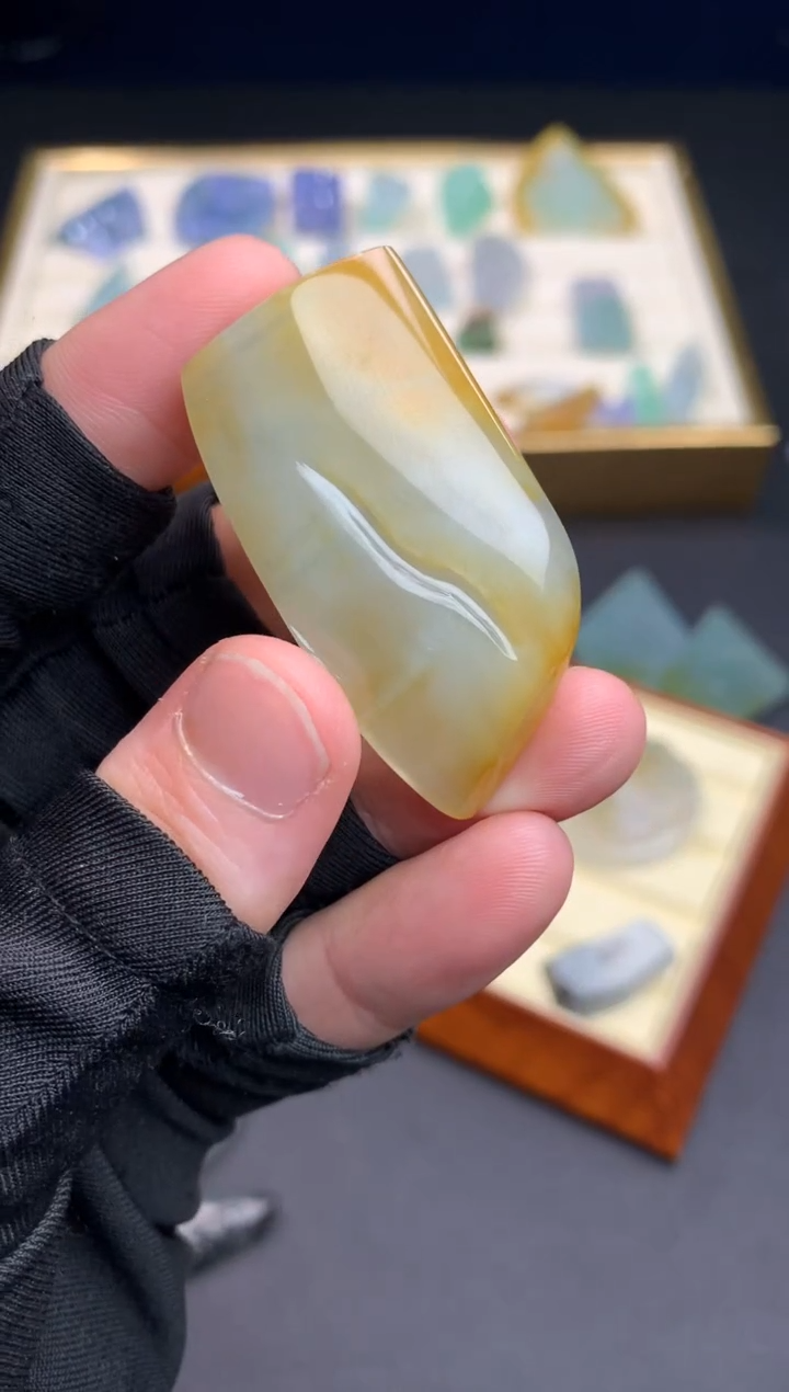 定制翡翠未镶嵌                