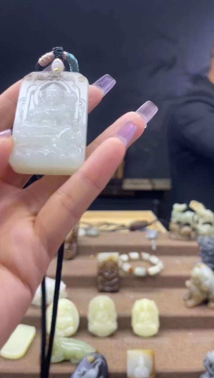 颈饰未镶嵌和田玉1