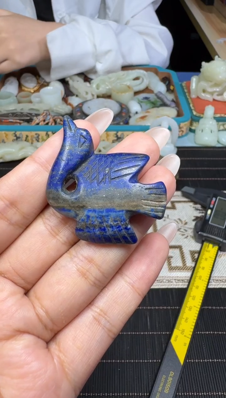 和田玉未镶嵌颈饰1