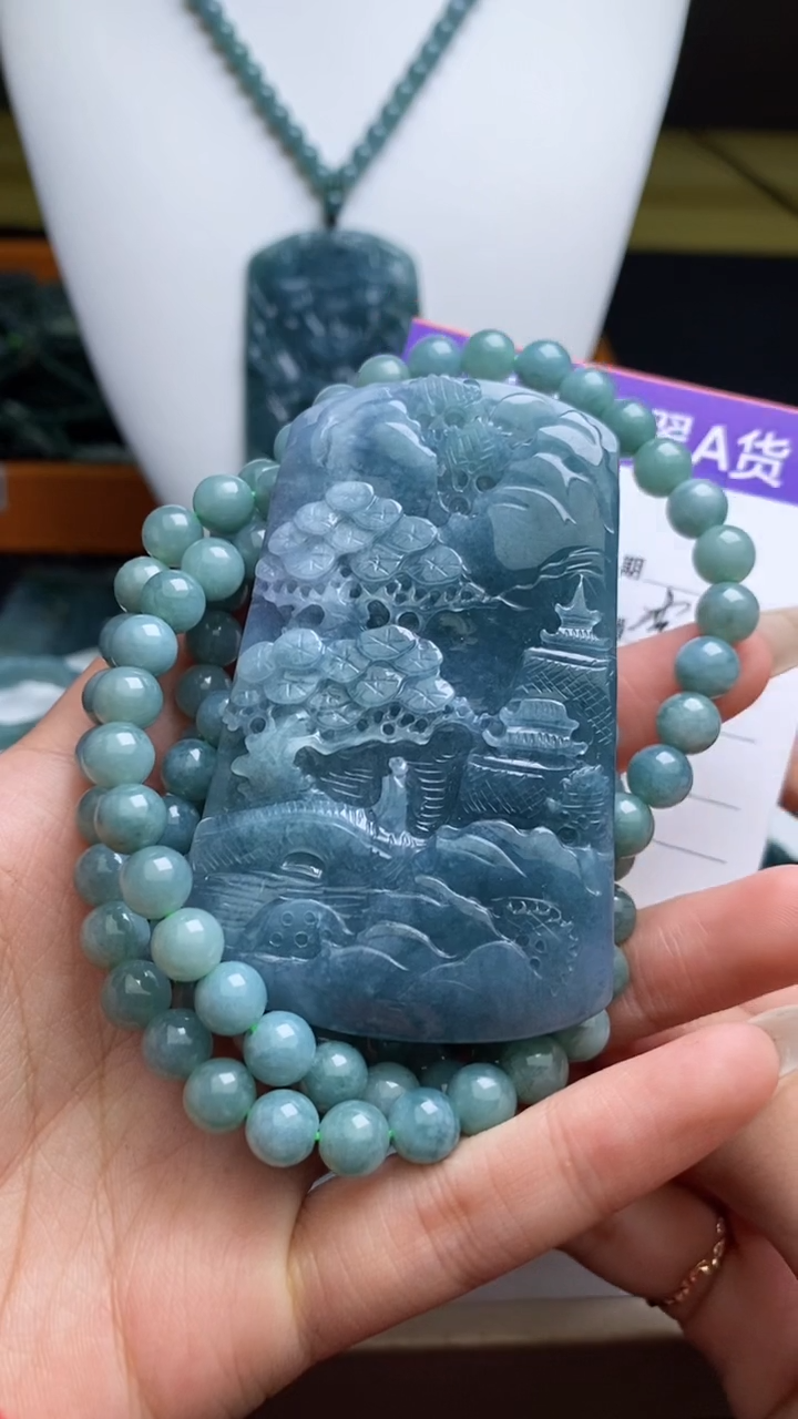【闪购商品】翡翠颈饰未镶嵌         