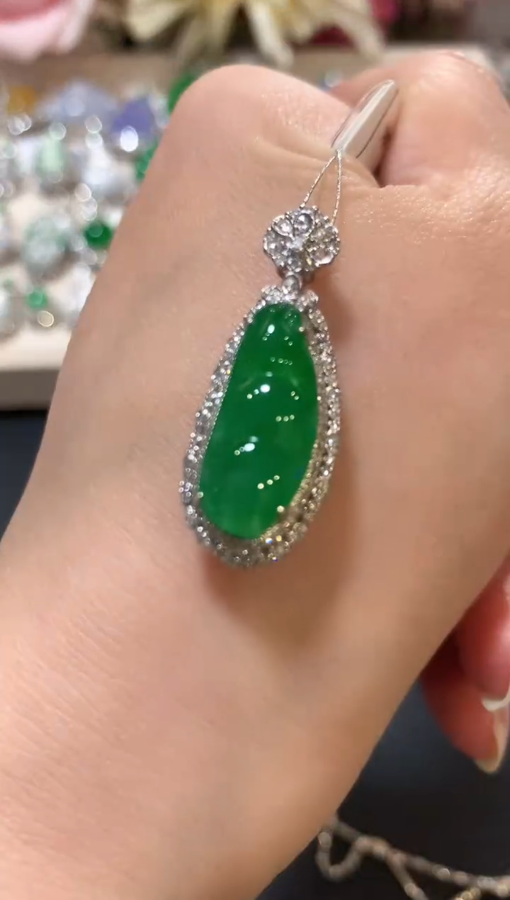 吊坠(不含链)18K金镶嵌翡翠z111 