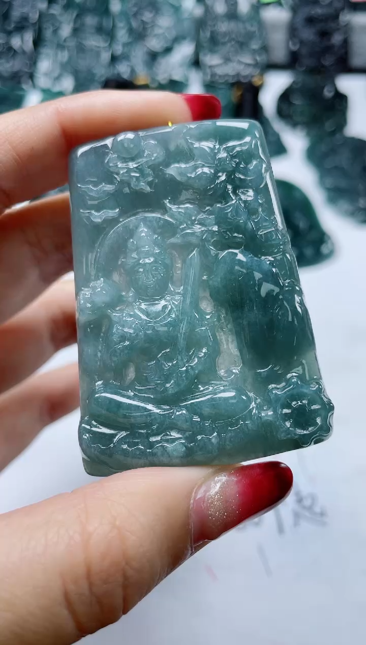 【闪购商品】翡翠颈饰未镶嵌           