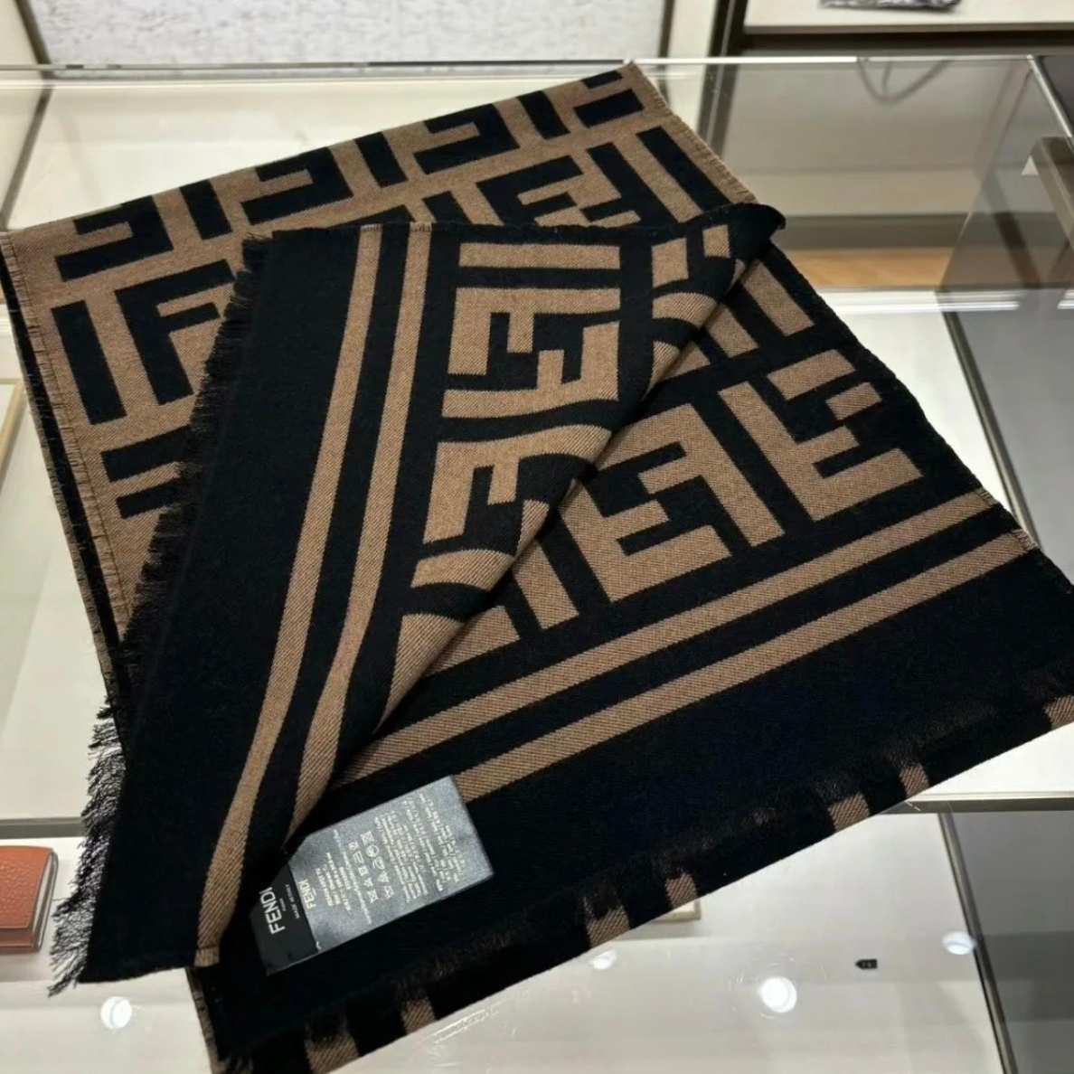 未使用 FENDI/芬迪 【辛河奢品】芬迪经典图案羊毛围巾