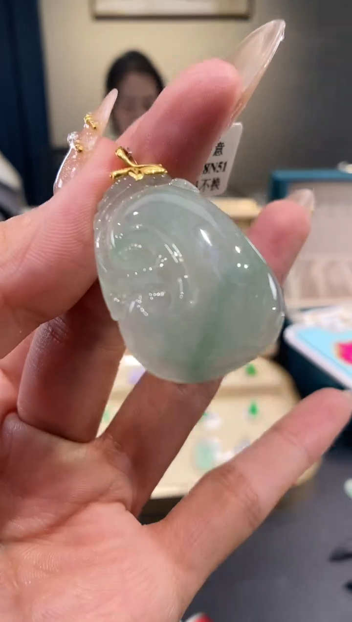 【闪购商品】翡翠颈饰18K金镶嵌如意