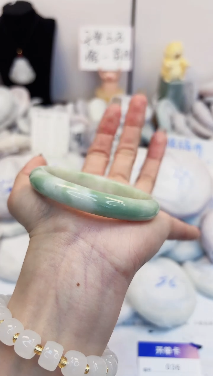 【闪购商品】石英质玉手镯未镶嵌36-翠玉-圈口56