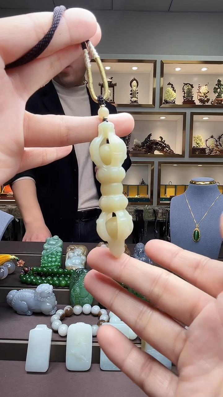 【闪购商品】和田玉颈饰未镶嵌苏