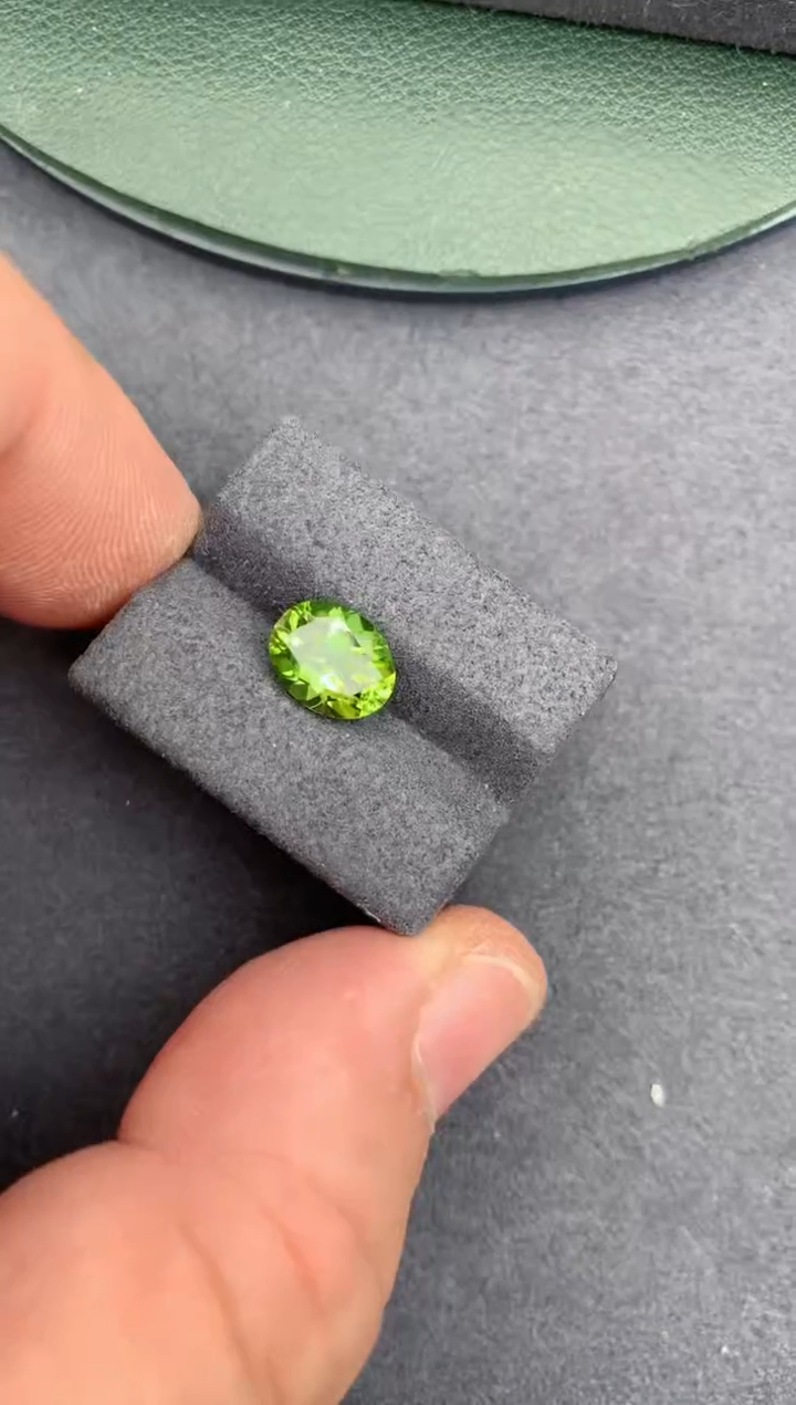 【闪购商品】橄榄石裸石未镶嵌2ct橄榄石