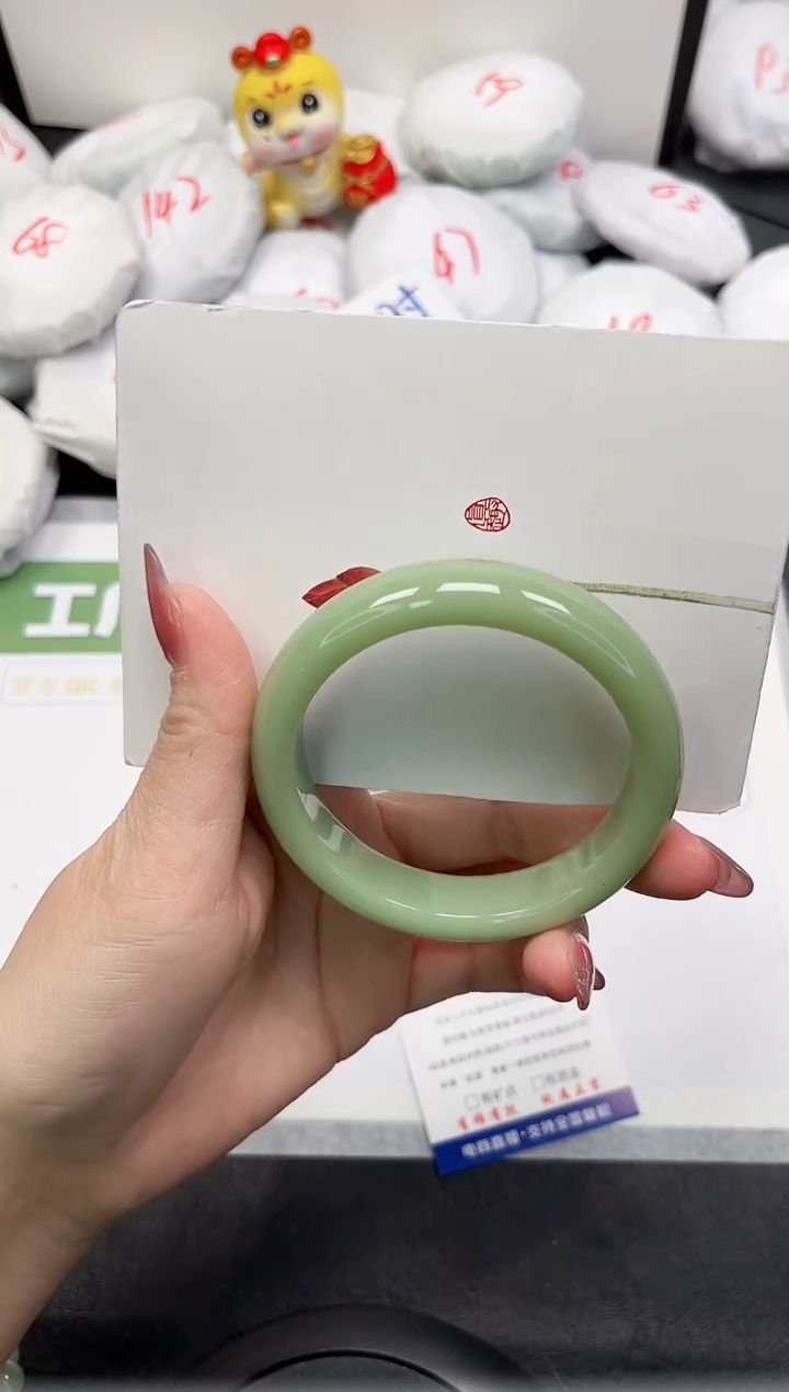 【闪购商品】石英质玉手镯未镶嵌462-58.5