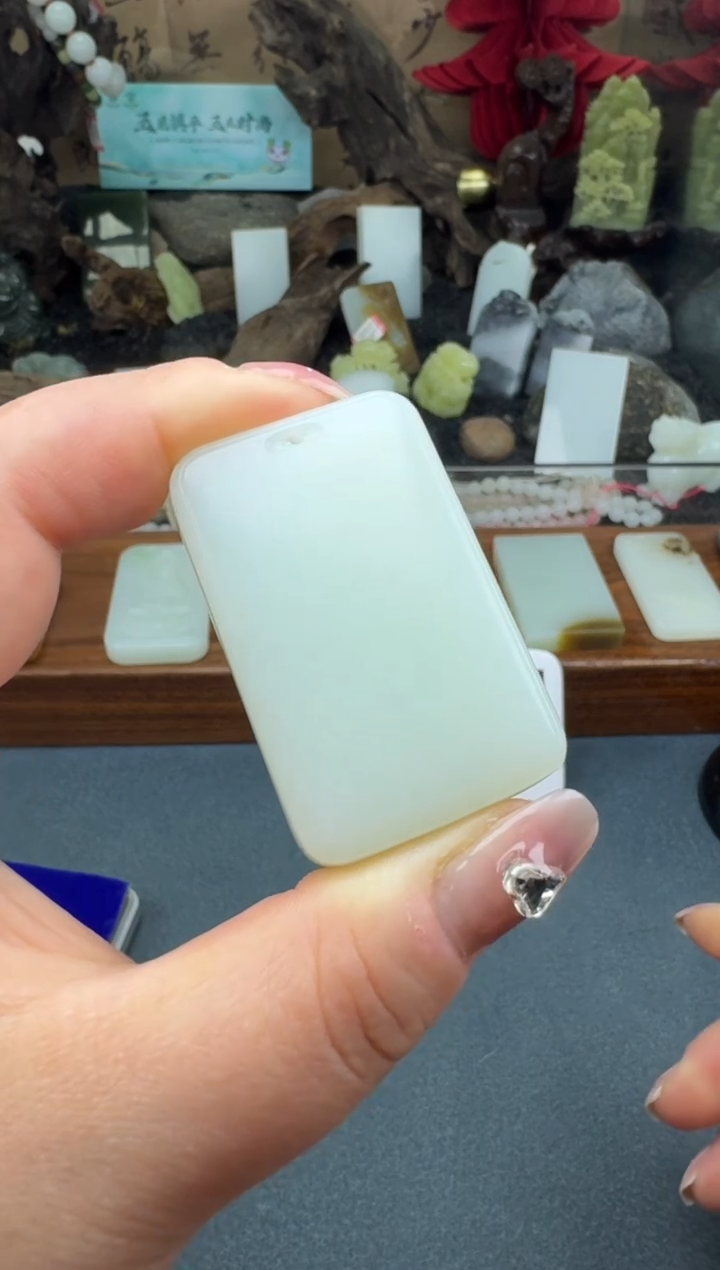 【闪购商品】和田玉颈饰未镶嵌珊珊