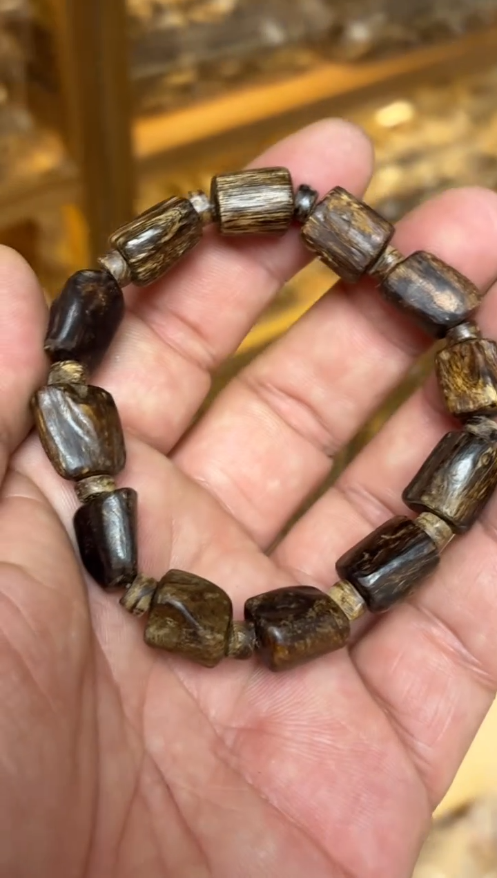 沉香手串 文莱随型单圈沉水多样性发其一