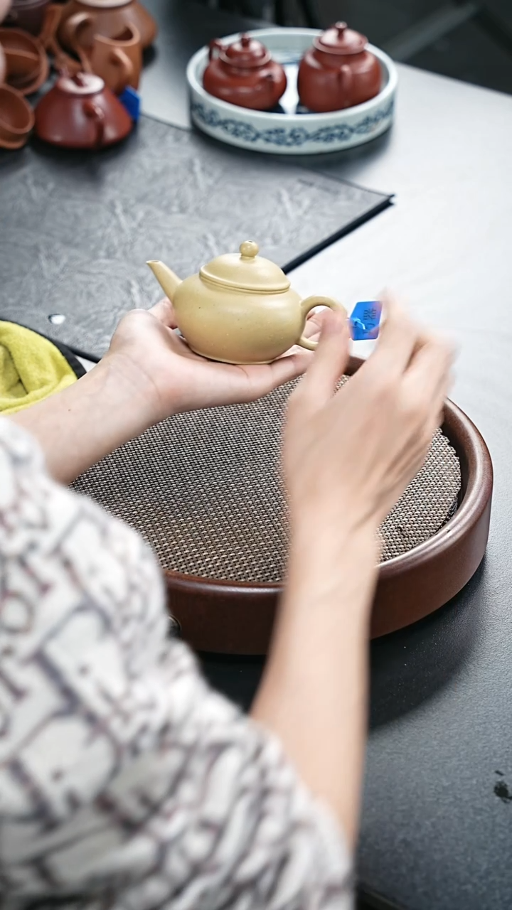 茶壶紫砂水平-梨皮本绿-全手工微微瑕