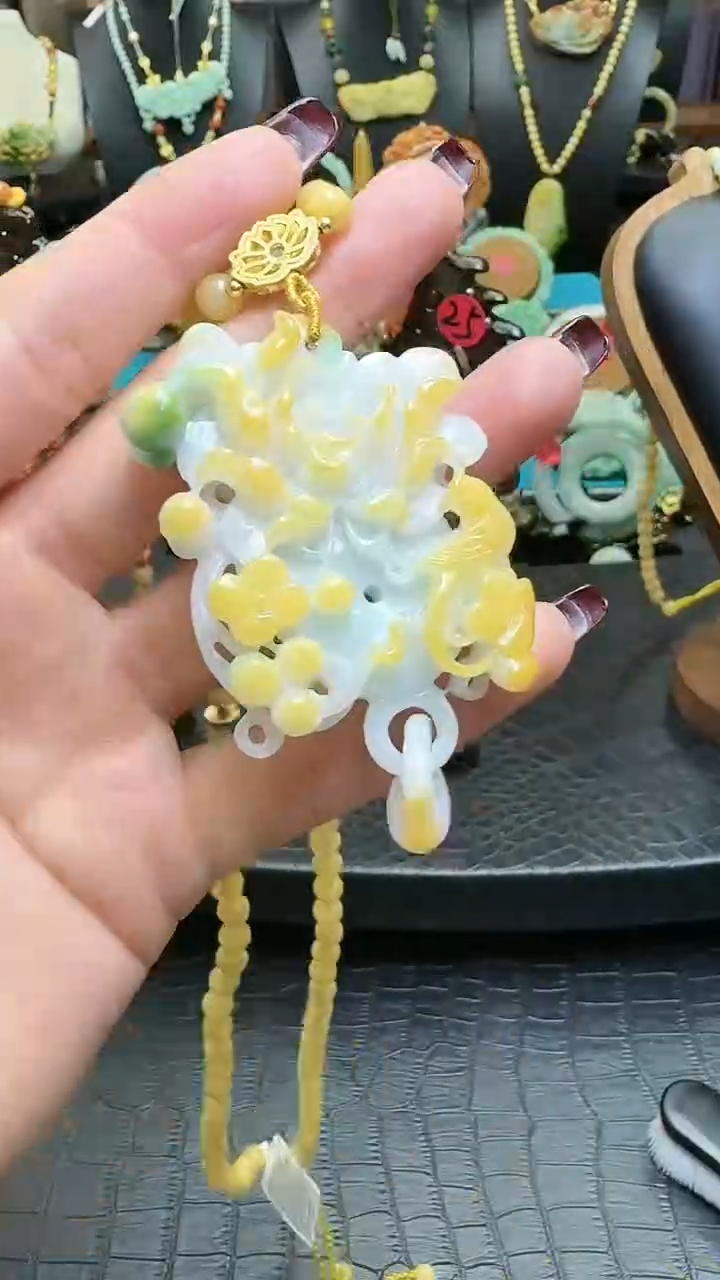 【闪购商品】翡翠颈饰未镶嵌如意鱼戏连珠