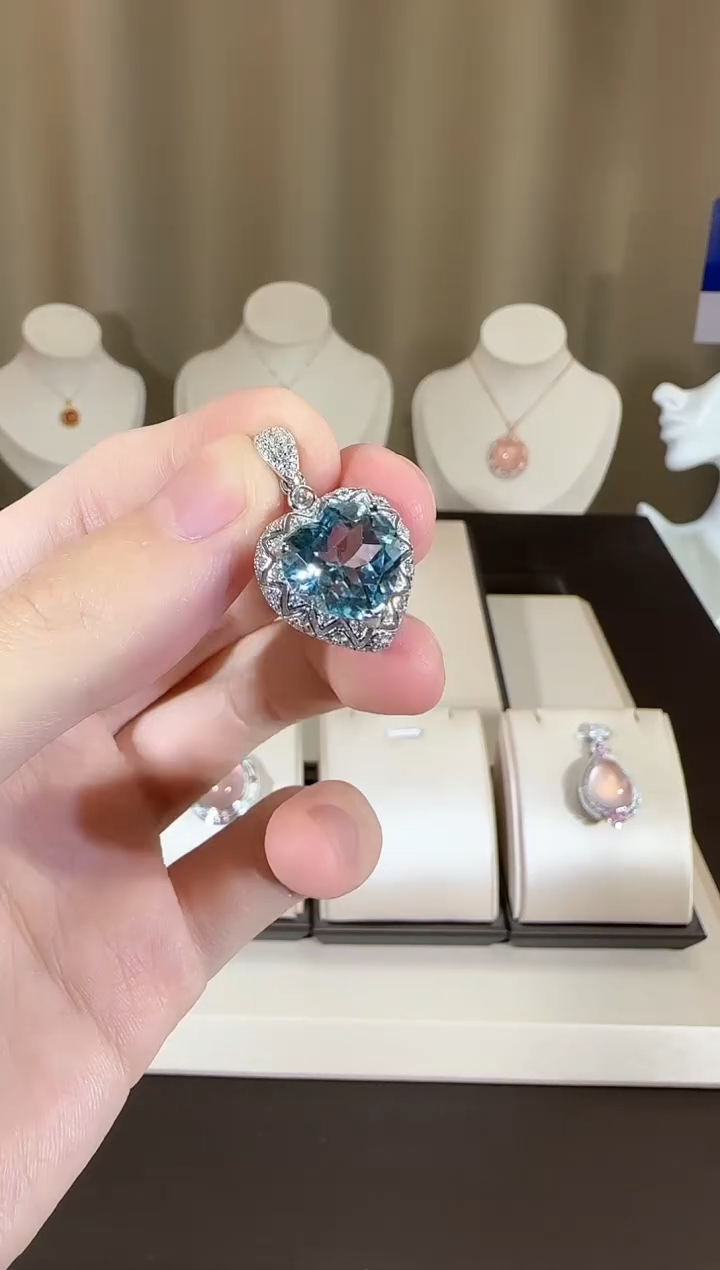 【闪购商品】托帕石颈饰银S925镶嵌12mm