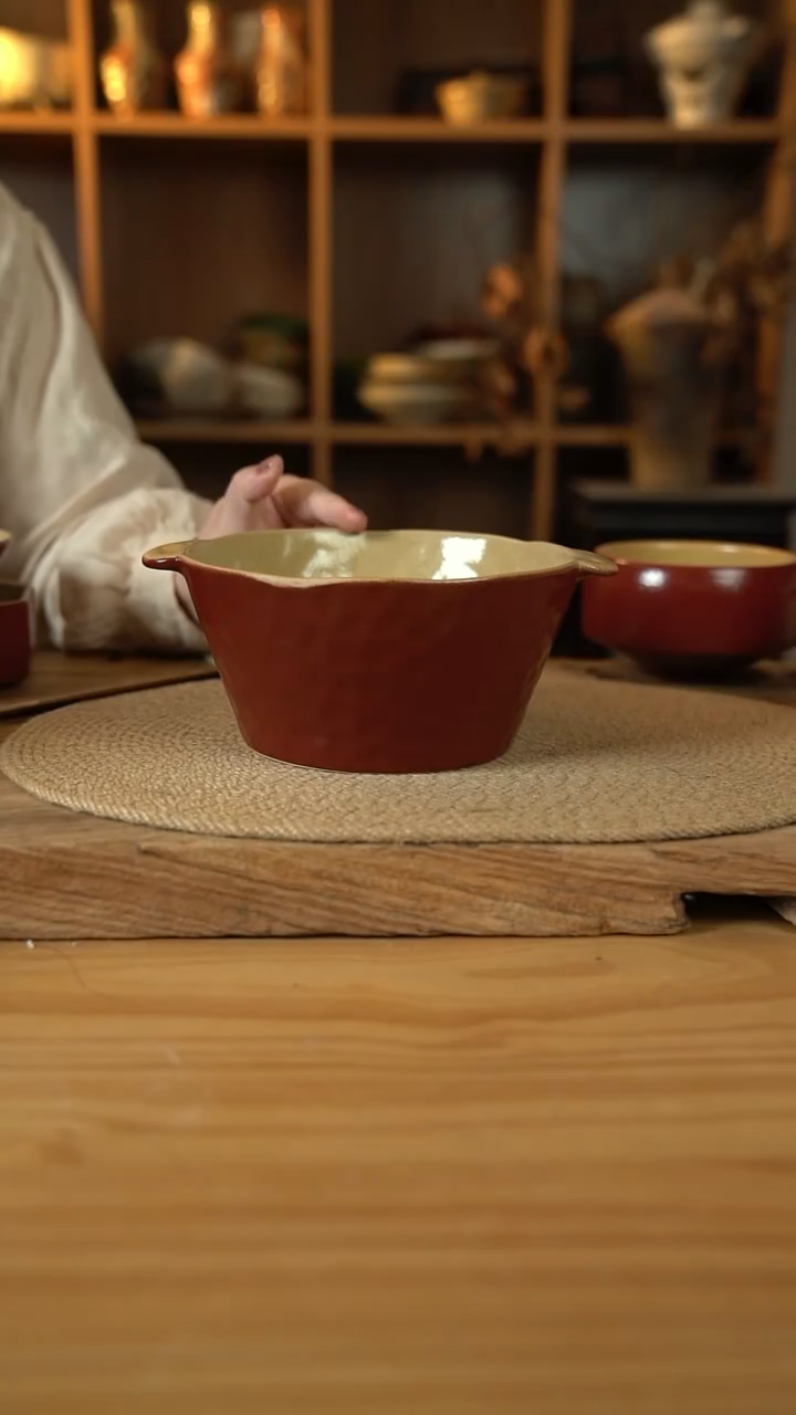 复古红系列的7英寸双耳垂纹汤碗1个