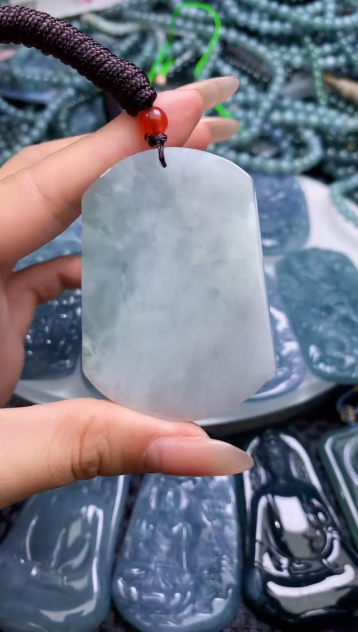 【闪购商品】翡翠颈饰未镶嵌           
