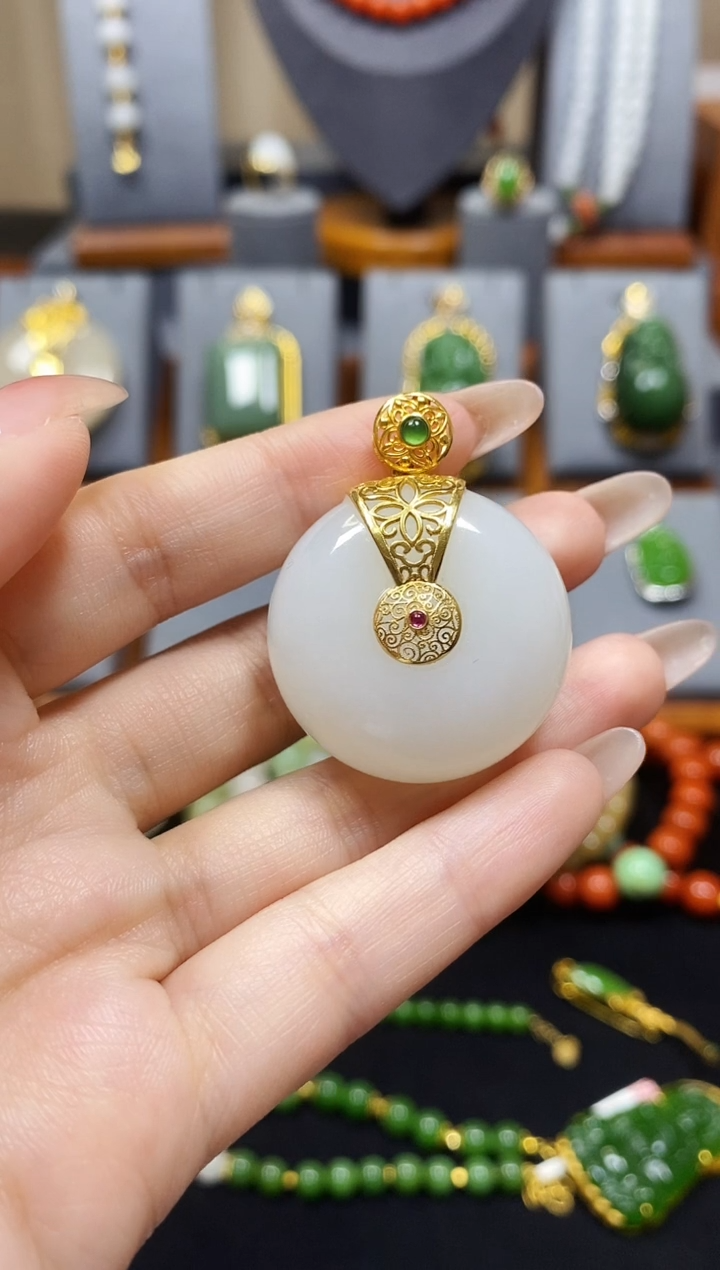 【闪购商品】和田玉羊脂平安扣吊坠18K金镶嵌*配绳