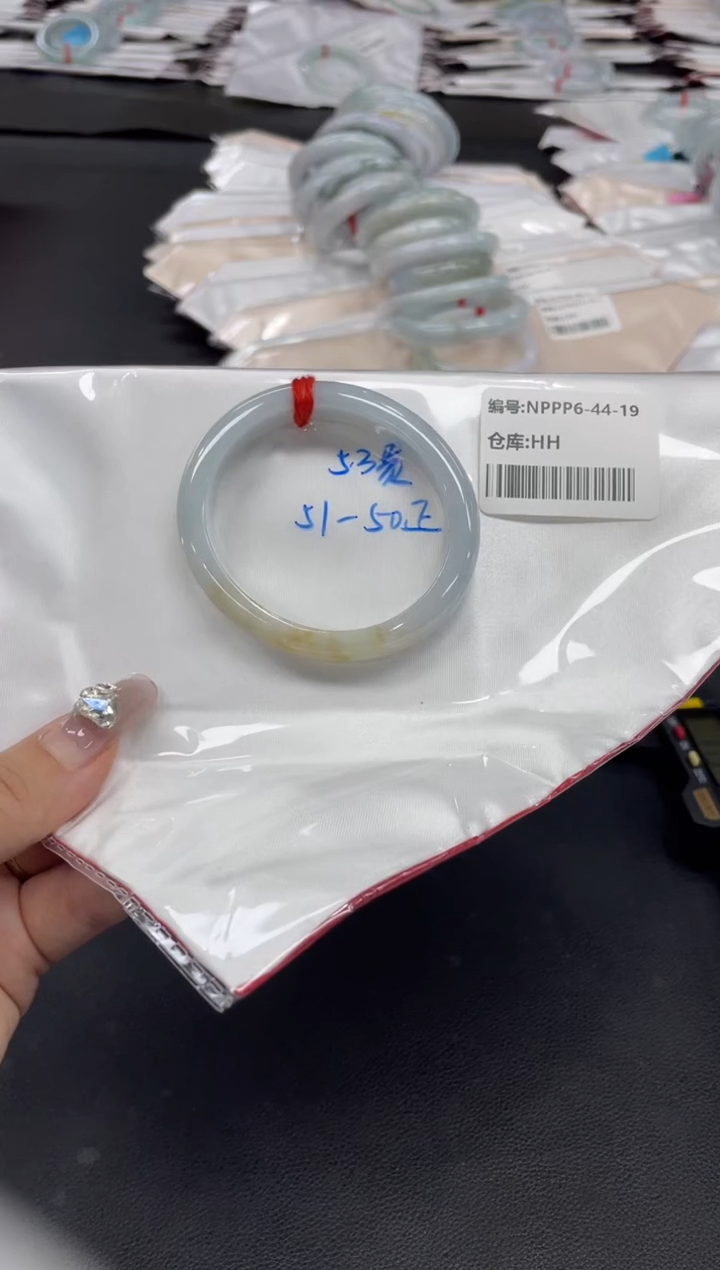 未镶嵌手镯翡翠翡翠手镯