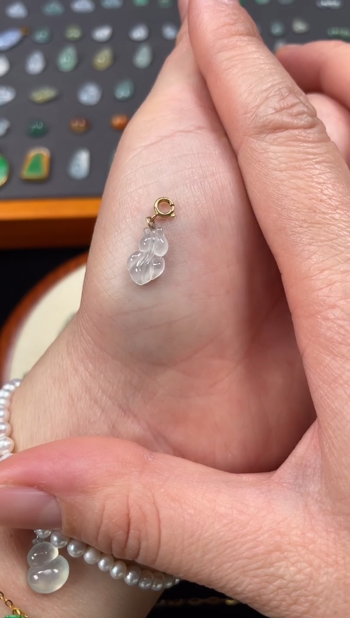 吊坠(不含链)18K金镶嵌翡翠一个JK625