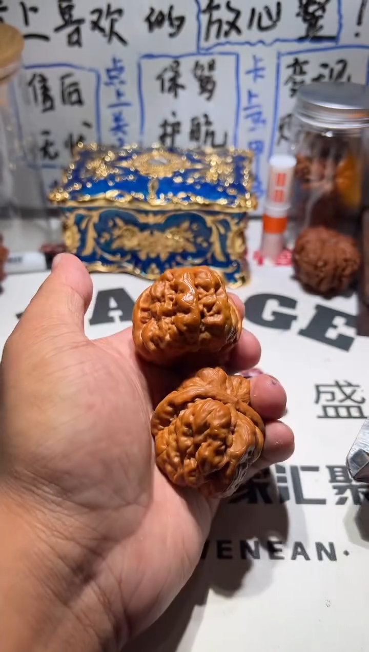 文玩核桃把件呱呱