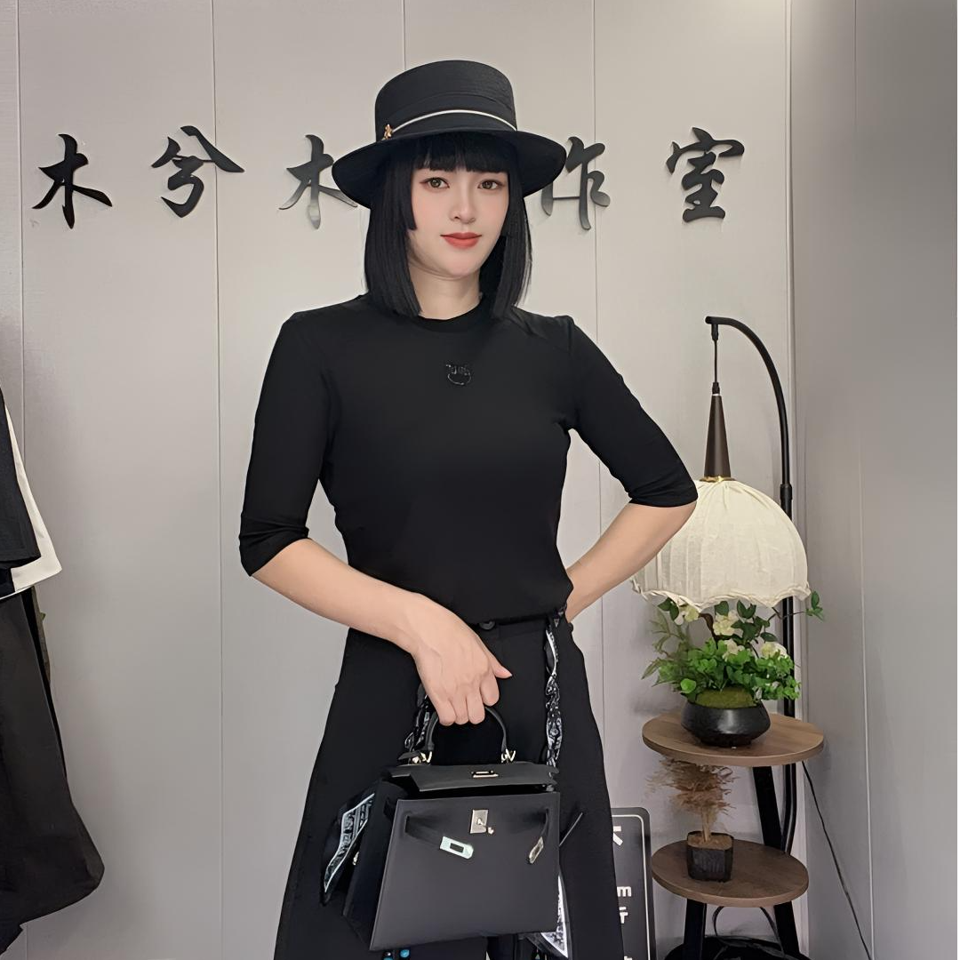 《木兮木》2025新款早秋透气前猫图案修身型简单百搭中袖T恤