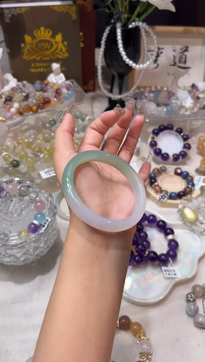 【闪购商品】玛瑙/玉髓手镯未镶嵌多样性发货发其一颜色微差