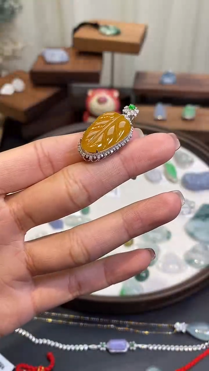 【闪购商品】翡翠颈饰18K金镶嵌叶子