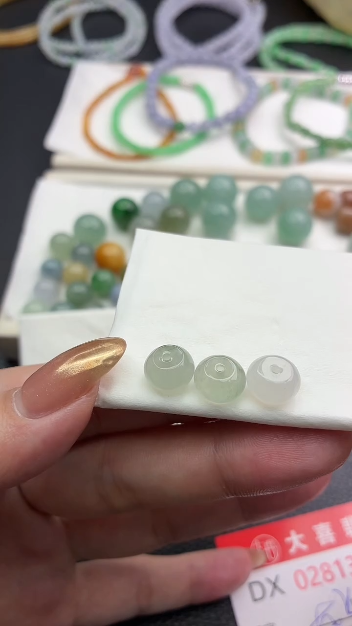 未镶嵌定制翡翠M****?珠子