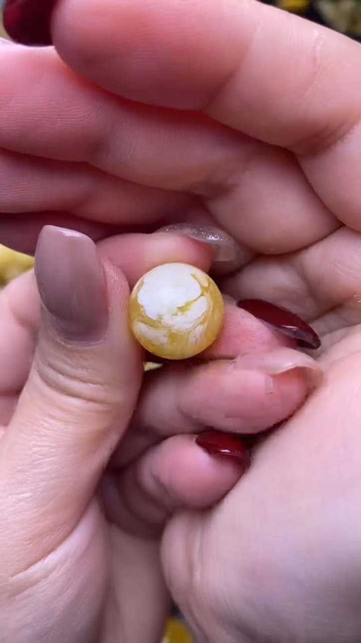 【闪购商品】琥珀裸石未镶嵌月.22/卡15.6