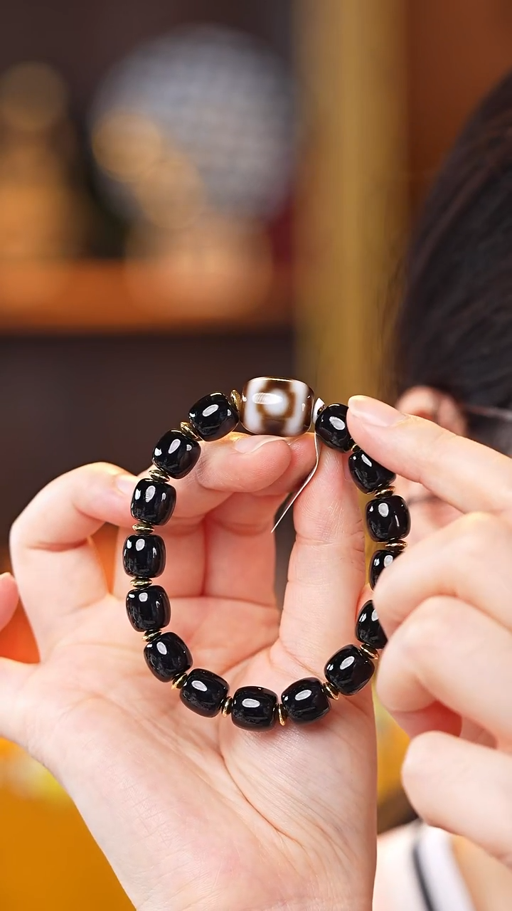 玛瑙/玉髓（覆膜）颈饰未镶嵌坦诚三眼手串