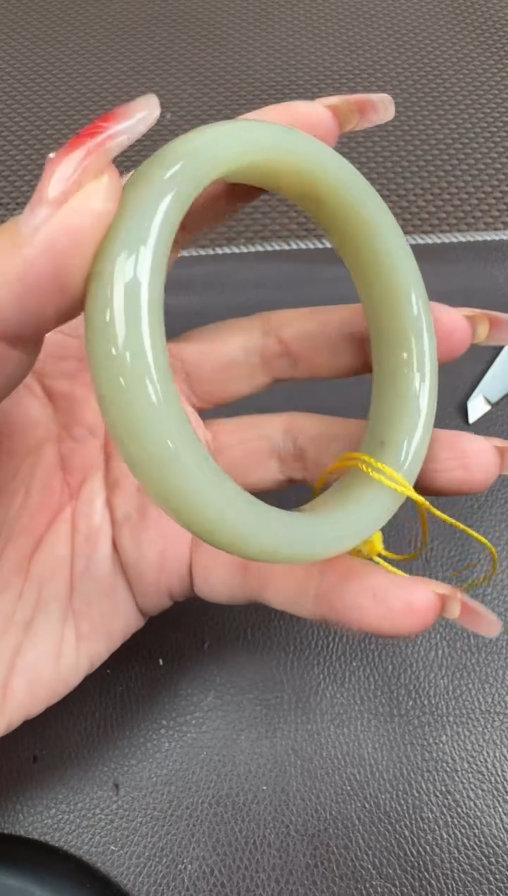 【闪购商品】和田玉手镯未镶嵌61