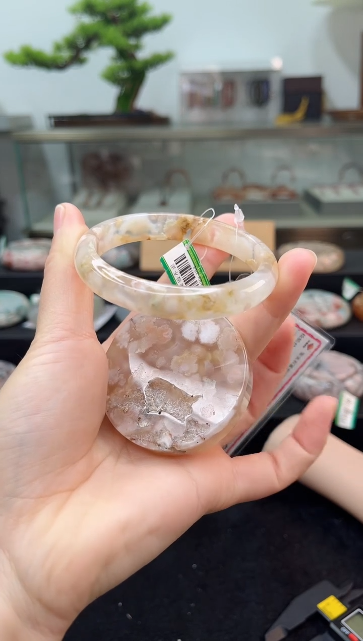 未镶嵌手镯石英质玉57圈口（赠品镯心）3006194