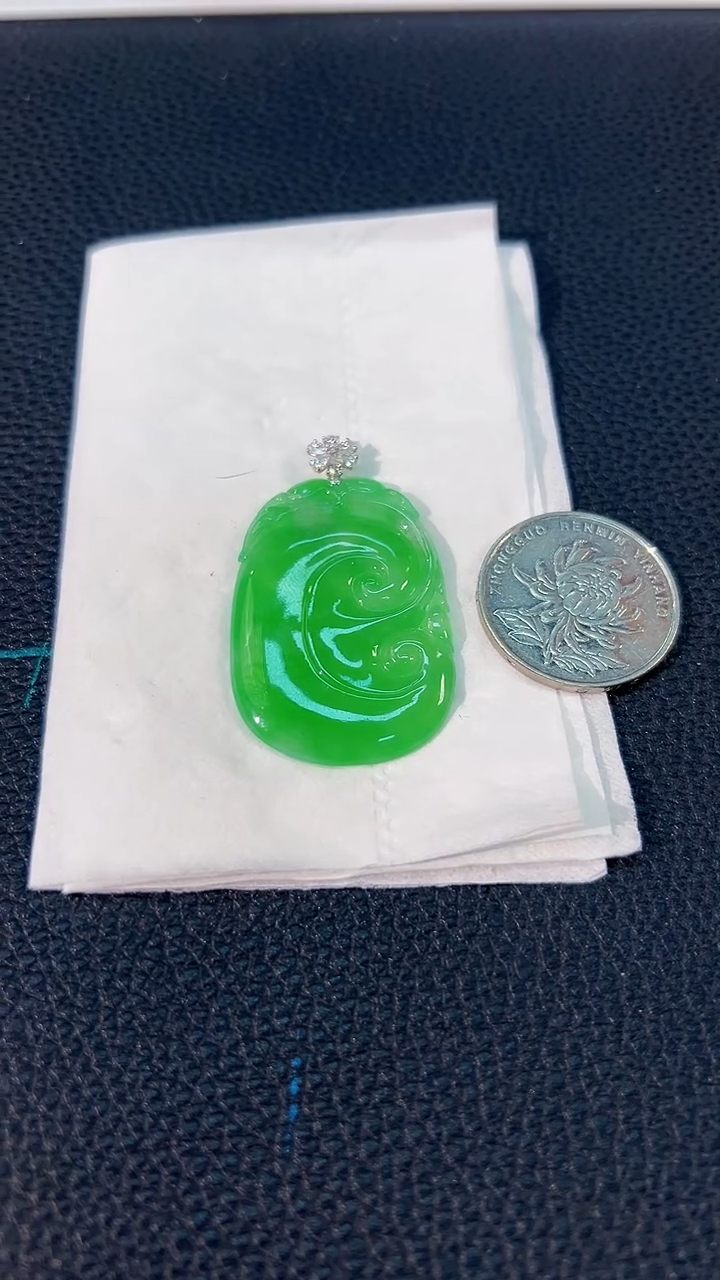 颈饰18K金镶嵌翡翠 缅料A货/支持复检/一件