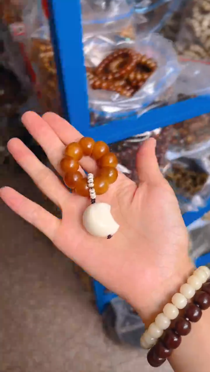 吊坠菩提根/象牙果栗子手捻带月呀