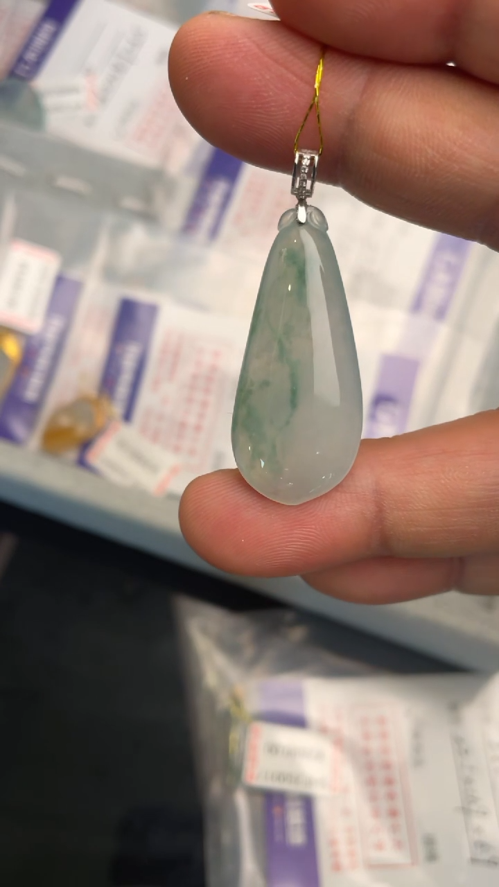 【闪购商品】天然缅甸翡翠吊坠