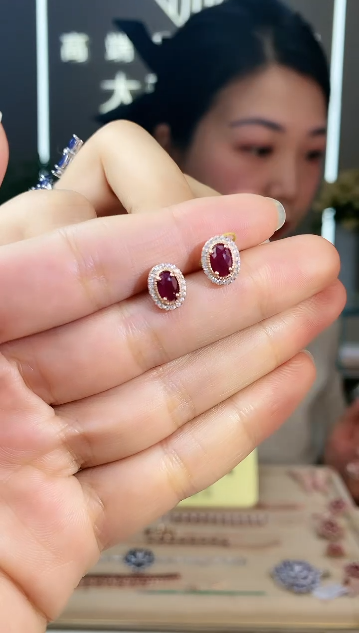 【闪购商品】红宝石耳饰银S925镶嵌耳饰
