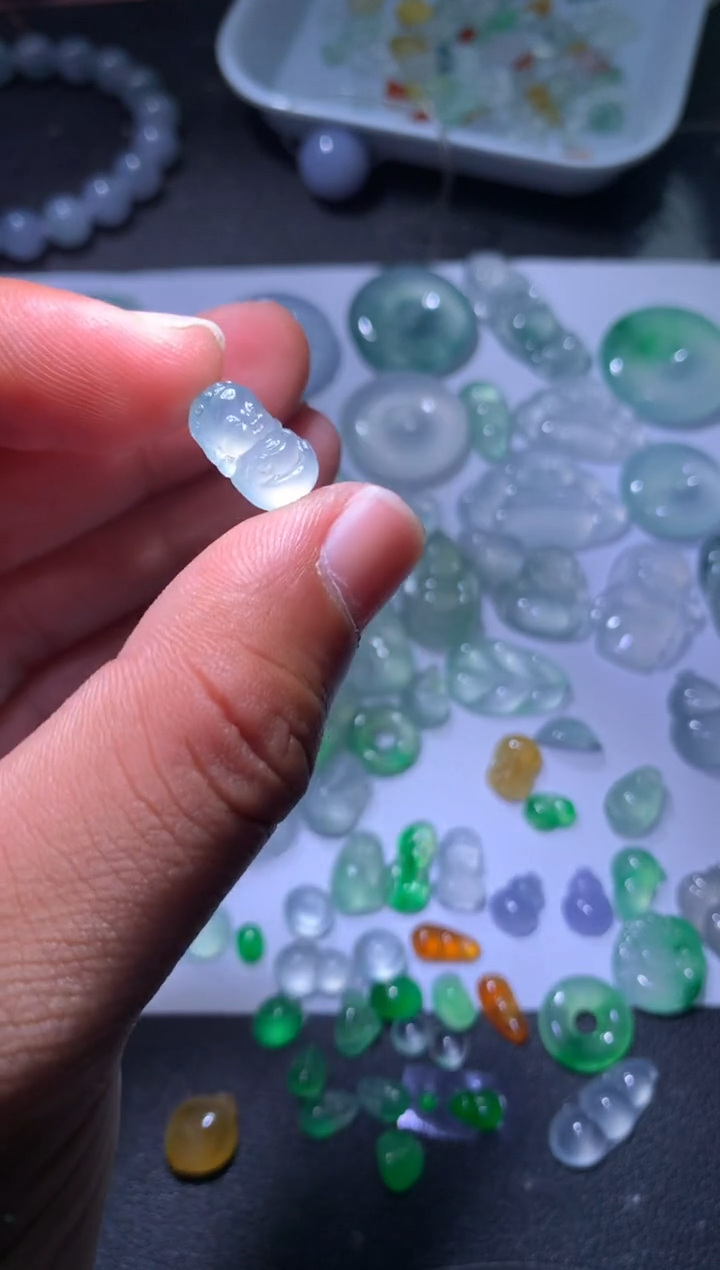 【闪购商品】翡翠颈饰未镶嵌宝宝佛