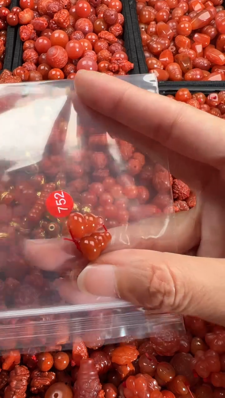 【闪购商品】南红玛瑙颈饰未镶嵌1