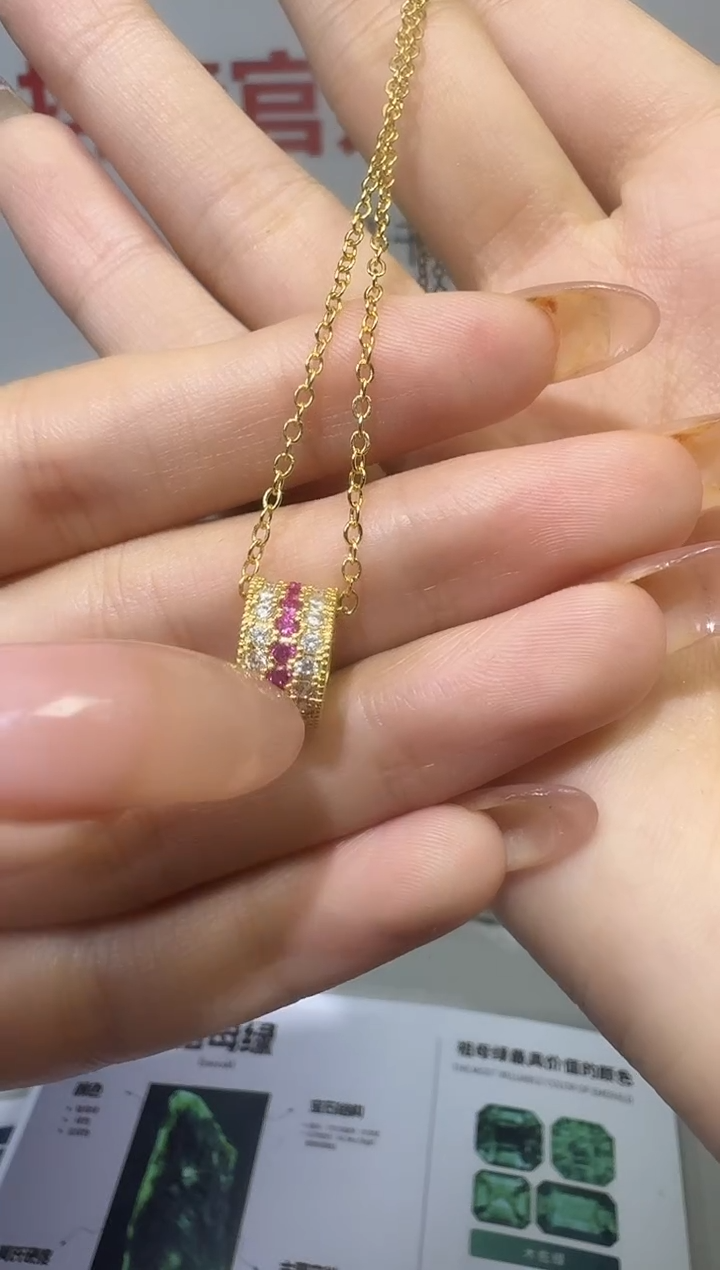 吊坠(赠链)18K金镶嵌红宝石1