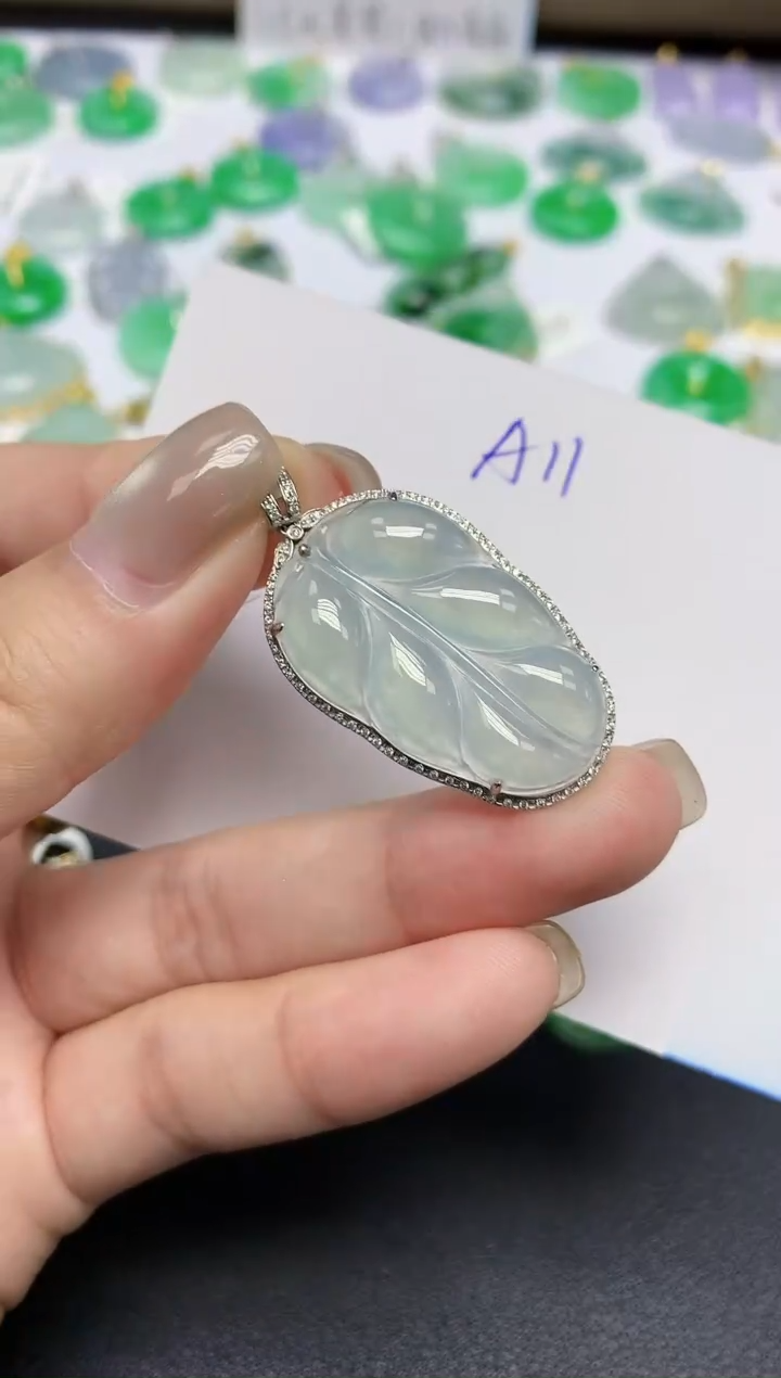 颈饰18K金镶嵌翡翠天然缅甸翡翠A货翡翠百元以上9元证书费自理