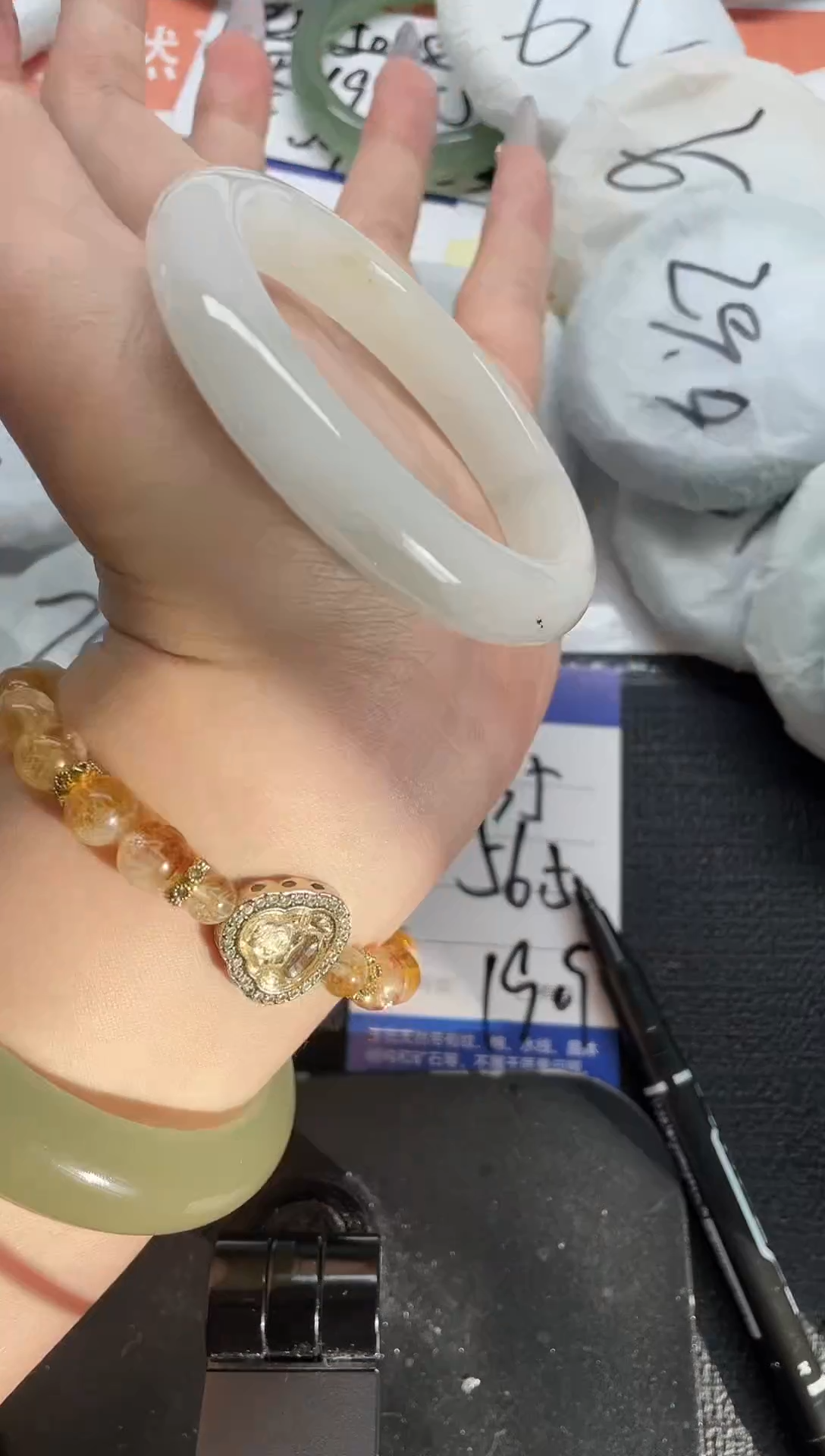 未镶嵌手镯石英质玉95-56