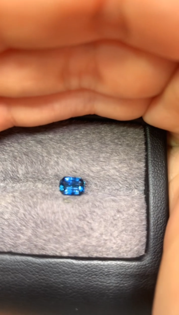 【闪购商品】定制蓝宝石裸石未镶嵌枕型 钴蓝 1.06ct