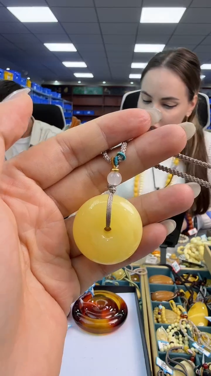 琥珀颈饰未镶嵌116秒拍号 假一罚三 