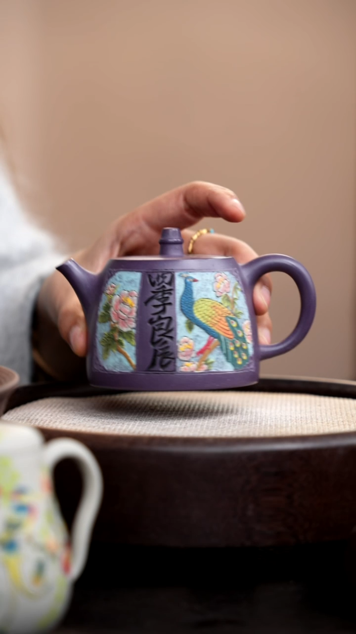 茶壶紫砂龙*姐紫罗兰汉铎彩刻孔雀