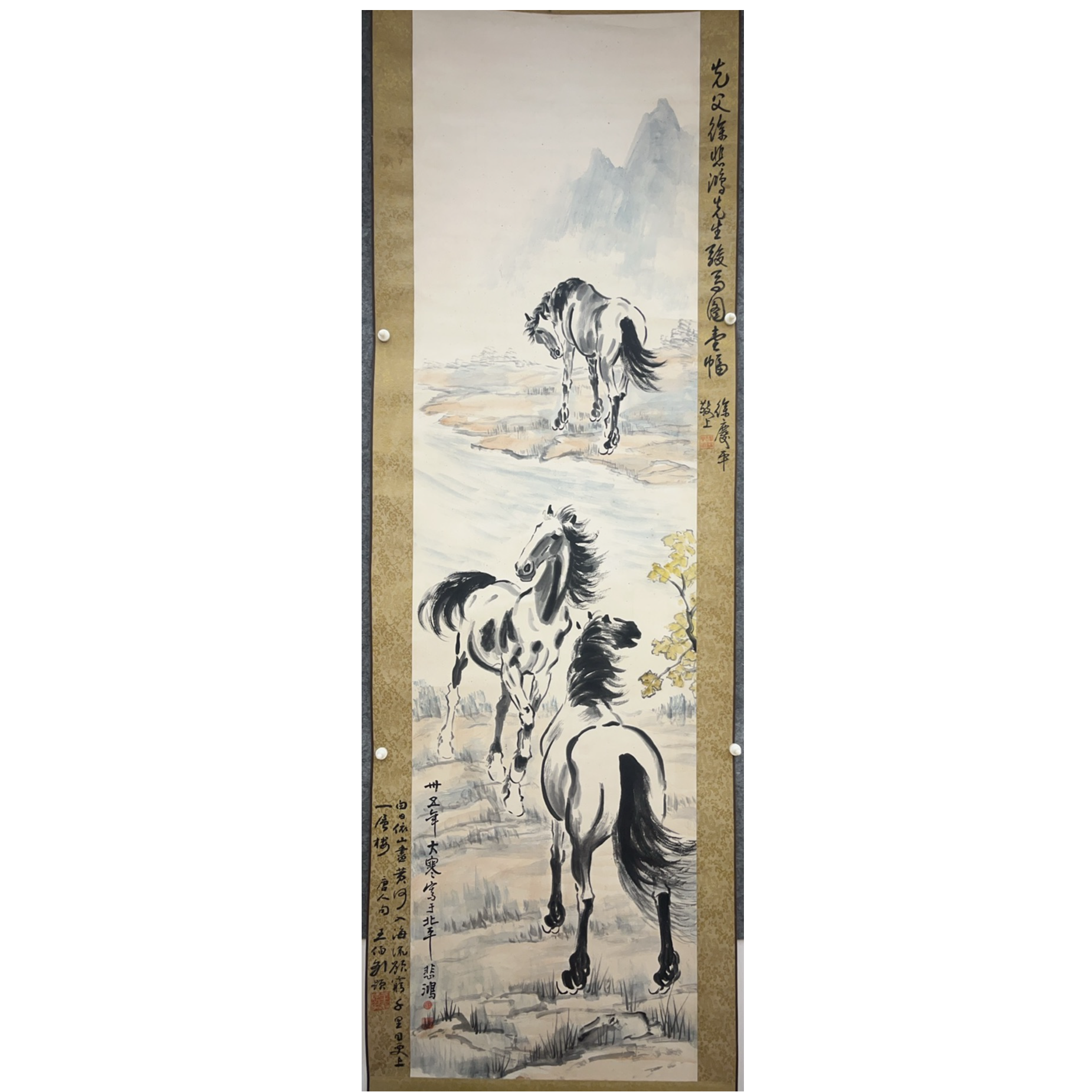 Lot. 8828. 悲鸿款绘画马 47x176. 7.46平尺