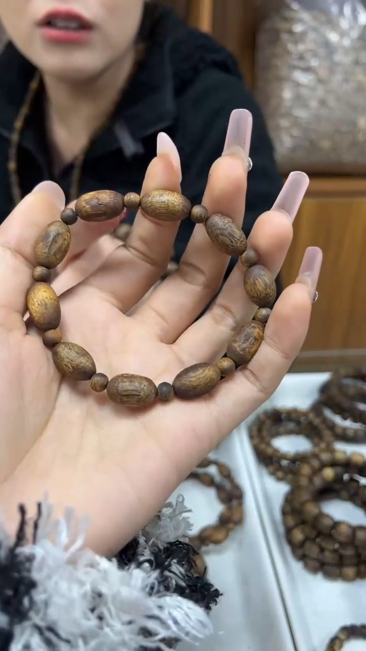【闪购商品】沉香手串0.9随型单圈多样性发1