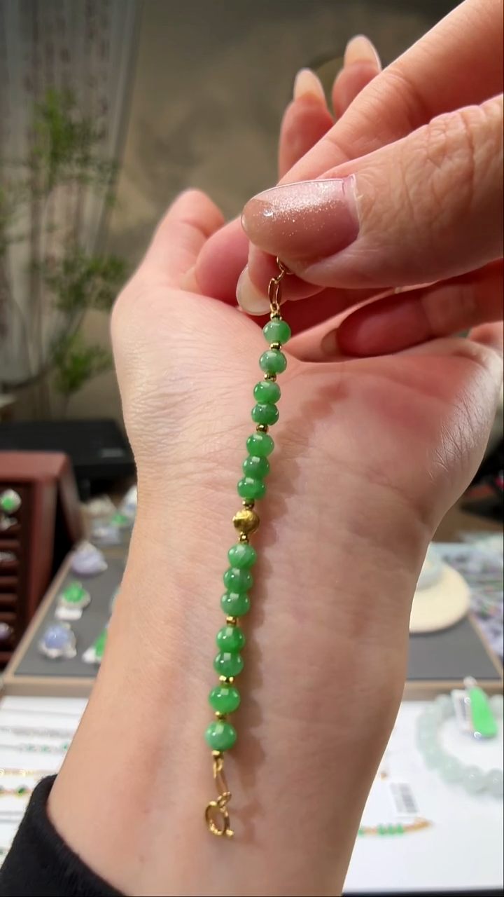 吊坠(赠链)18K金镶嵌翡翠延长链