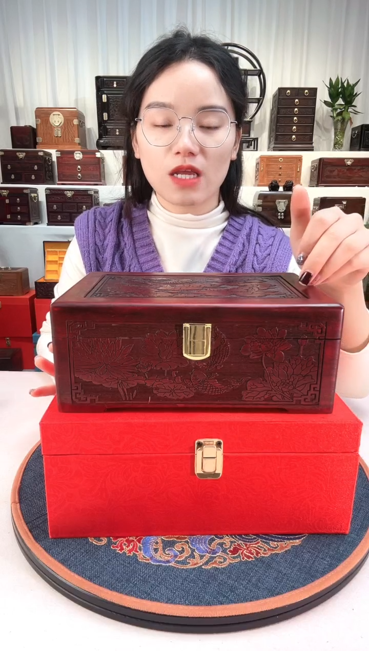 紫檀木类成套家具年年有余