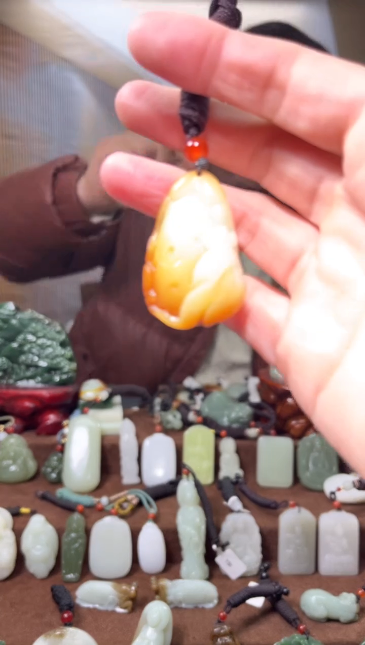 颈饰未镶嵌和田玉·