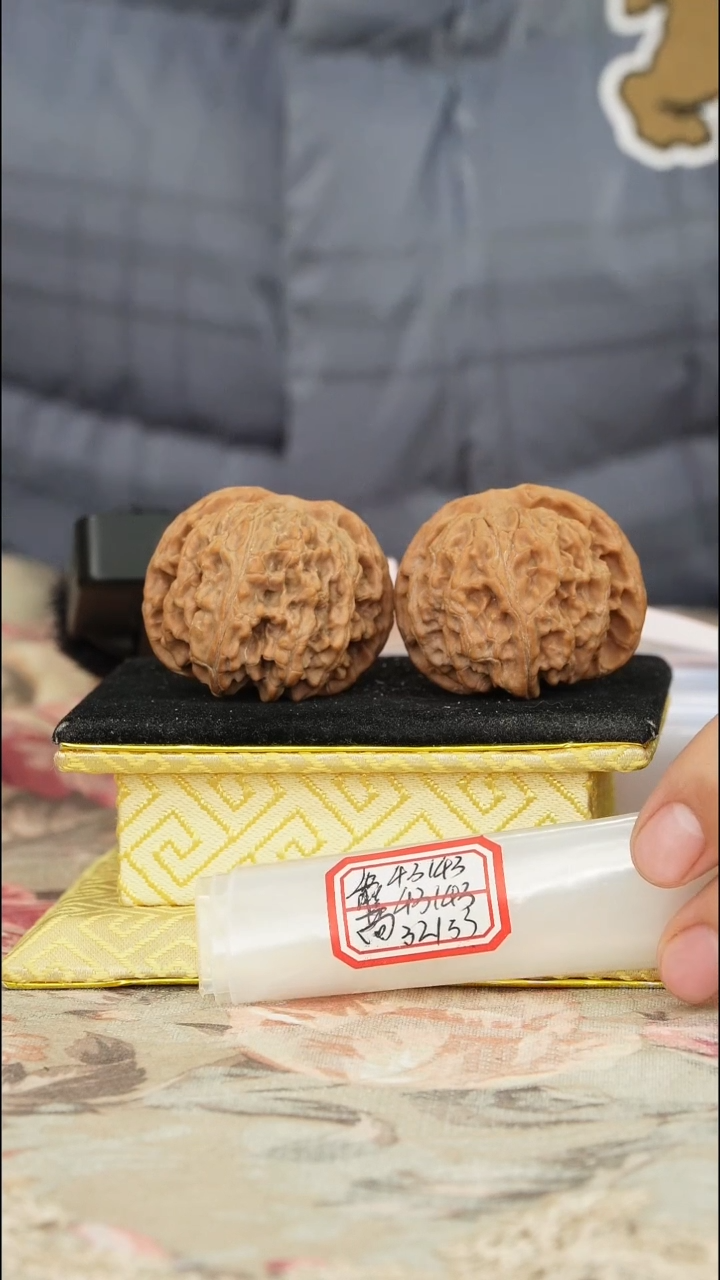 【闪购商品】文玩核桃把件苹果园