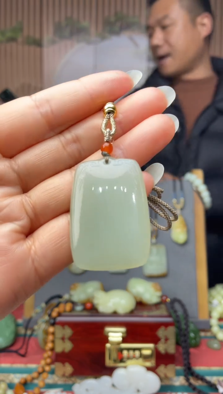 颈饰未镶嵌和田玉拍一发一